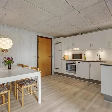 Holiday home Chumani - 900m From The Sea By Interhome *
